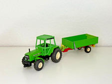Spielzeug Traktor mit