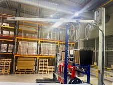 Säulenschwenkkran Schwenkkran mit SCHMALZ Vacuumhebeeinrichtung 65 kg Bj. 2016