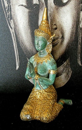 Alte betende apsara - betende,