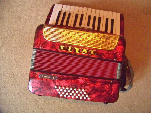 Akkordeon tital pianola - akkordeon, 32