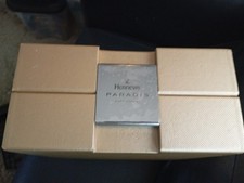 Hennessy Paradis seltene leere