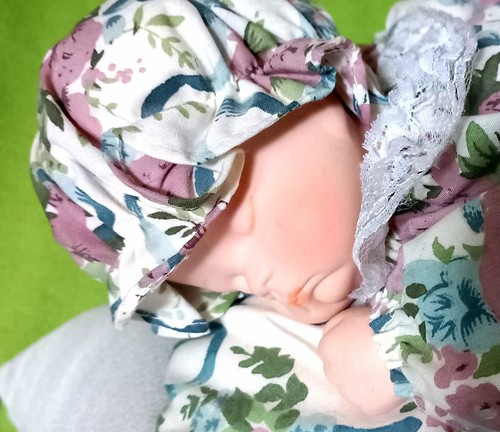 Babypuppe mit integrierter