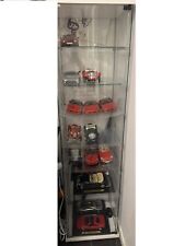 Modellauto 1:18 Konvolut mit Vitrine