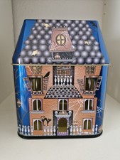 PartyLite 3-Docht-Duftwachsglashalter im Design eines Gespensterhauses.