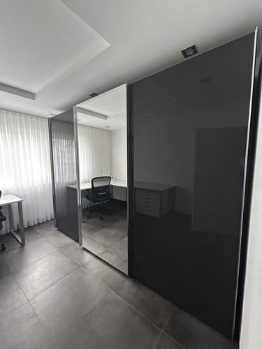 Kleiderschrank mit