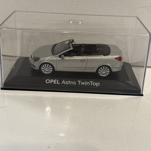 Ein silbernes minichamps - ein,