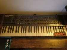 Dave Smith Instruments Prophet Rev2 Synthesizer 8 Voice Analoger Synthesizer