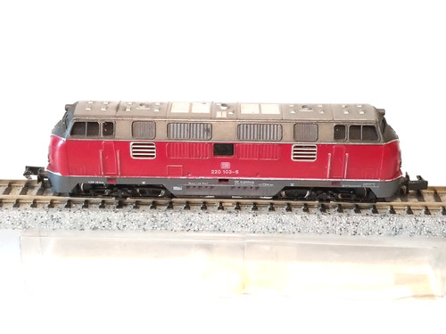 Locomotora diésel 220 - diÉsel,