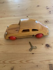 Antikes Holz-Spielzeug-Auto