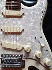 SQUIER by FENDER Stratocaster