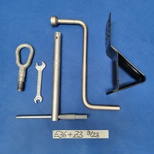 BMW E36 + Z3 Bord Werkzeug Abschlepp Öse Haken Maulschlüssel Keil Rad Schlüssel