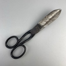 Riesige antike Schneiderschere