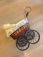 Vintage Puppenwagen aus