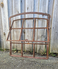 altes Gusseisen Stallfenster