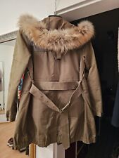 Tradition und Moderne die ewig inspiriert und zeitlos elegant ist, Burberry!