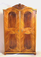 Stilvoller, alter 2 trg. Nußbaum-Schrank, um 1870/1890...