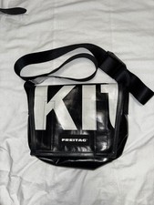 Freitag F11 Lassie Messenger