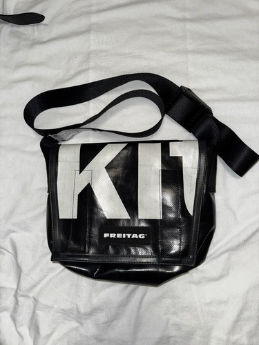 Freitag f11 lassie messenger - lassie,