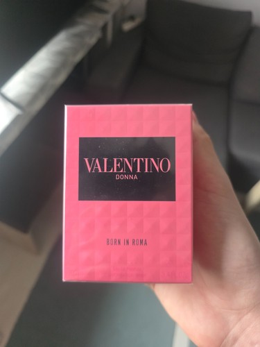 Valentino donna born - valentino, roma