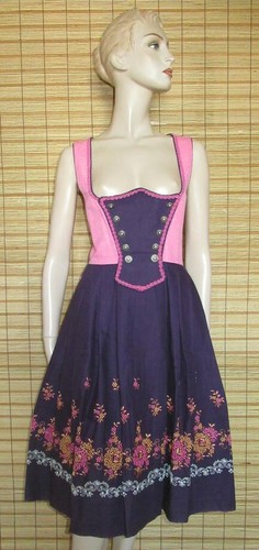 Besticktes lilafarbenes - besticktes,