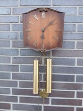 Pendelwanduhr FHS HERMLE Nußb. schattiert, 70er Jahre Kettenaufzug, Gewichte&Pen