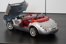 1:18 Revell Wiesmann Roadster MF3