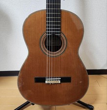 Kodaira AST-50 Konzertgitarre massive Zedernholzplatte + Koffer hergestellt i...