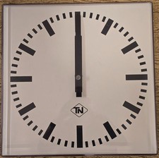 Grosse Nebenuhr, TN, 43 x 43 cm, funktionsfähig