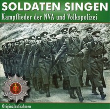 Soldaten singen Kampflieder