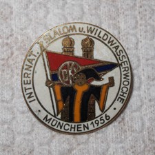 Emailliertes Abzeichen