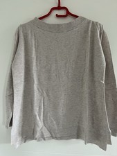 Hellgrauer Feinstrick-Pullover