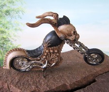 Motorrad Totenkopf L:38cm Gothic Figur Deko Fantasy Resin Steampunk Skull selten