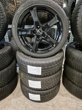 Satz Winterräder auf