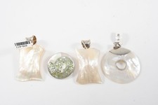 N93G01- 4 Perlmutt Anhänger mit Silber 925 Montierung neuwertig