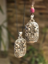 2 asiatische filigrane Ketten Anhänger Feng Shui Glücksanhänger Talisman