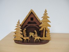 Weihnachtskrippe Holz mit Figuren aus Holz