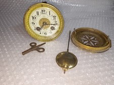 schönes, kleines Uhrwerk für