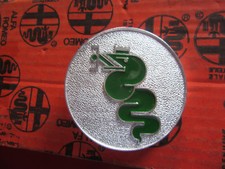 Alfa Romeo GT Bertone Emblem Schlange silber / grün links NEU 105216250100 