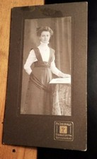 Stehendes mädchen junge - stehendes,