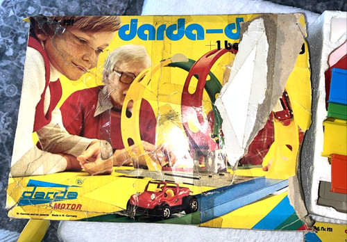 Darda track and loop support - track,