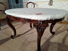 Alter ovaler Tisch um 1860