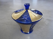 Moser Karlsbad?, tolle Glasdose mit Relief in Gold, blaues Überfangglas