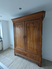 Louis Phillippe Kleiderschrank