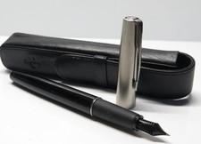 Parker Frontier Füllfederhalter mit  M Feder Edelstahl-schwarz und Parker Etui,