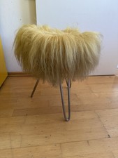 70er Jahre Flokati Hocker Dreibein Flauschbezug Gelb Vintage