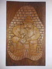 Holzgeschnitztes Relief