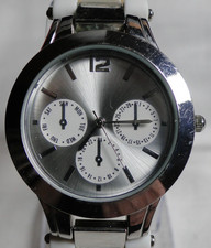 Weiß/Silberne LBVYR Quarz Analog Armbanduhr