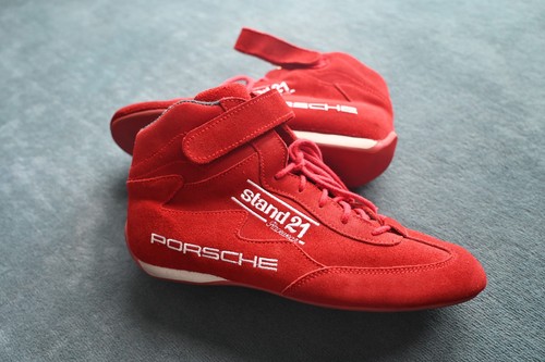 Porsche rennfahrerschuhe stand - rennfahrerschuhe,