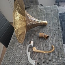  Grammophon  Ersatzteile  , 4 Teile ,Tontrichter  mit Tonarm und Halterung.