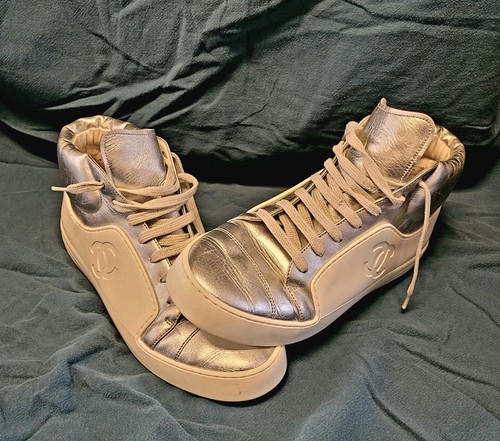 Chanel logo metallic - chanel,